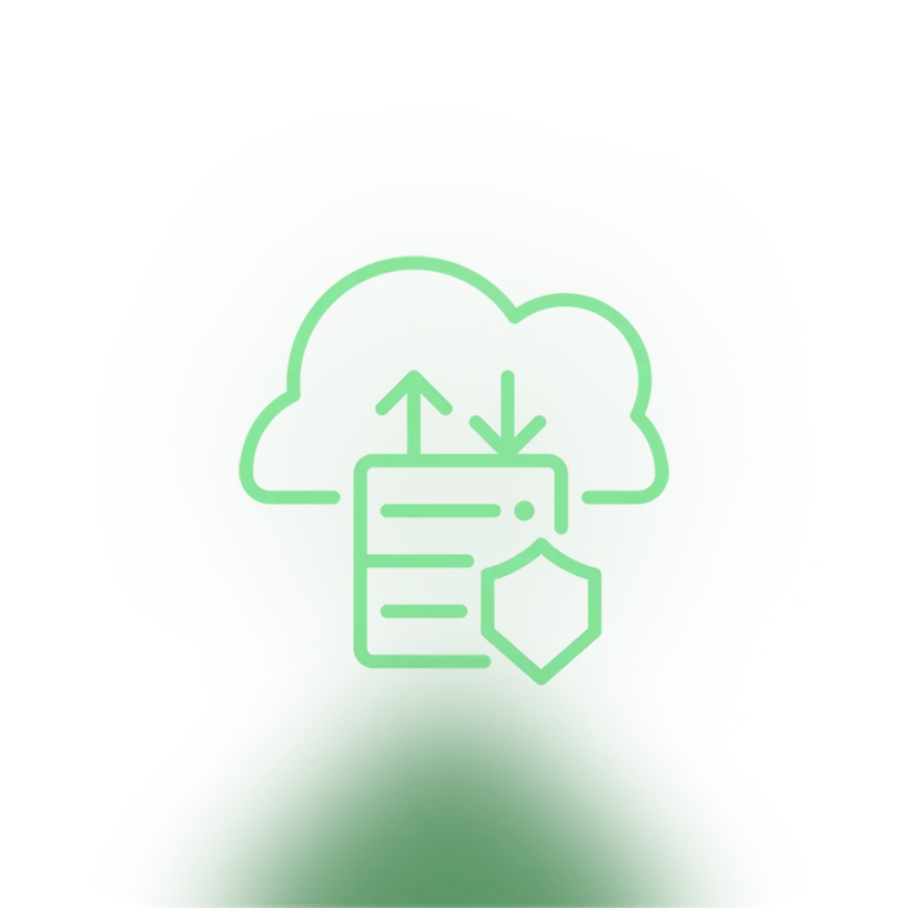 Symbol einer Datenmigration: Ein Server-Icon mit Pfeilen nach oben und unten, umgeben von einer Cloud-Silhouette und einem Schild, das Sicherheit symbolisiert. Der grüne Farbverlauf im Hintergrund steht für die sichere Übertragung von Daten in die Cloud.